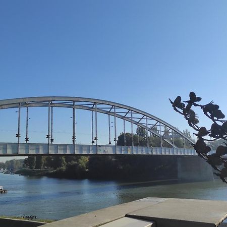 Hip Riverview Bestern 塞格德 外观 照片
